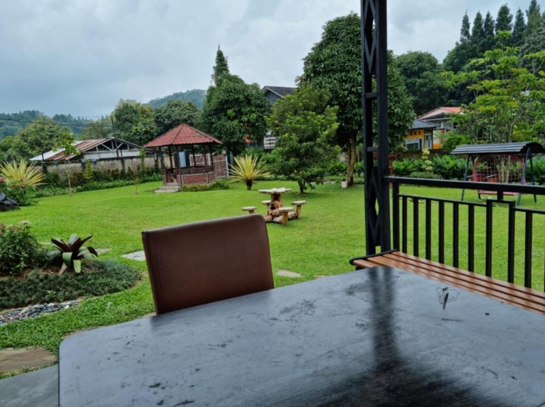 Villa Chacha At Macarena, Megamendung Extérieur photo