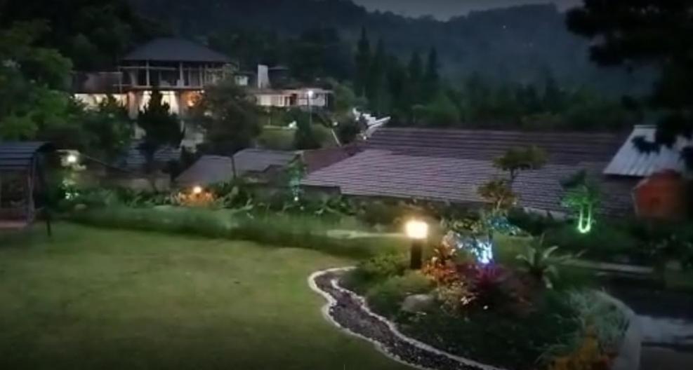 Villa Chacha At Macarena, Megamendung Extérieur photo