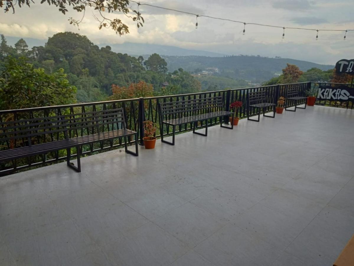 Villa Chacha At Macarena, Megamendung Extérieur photo